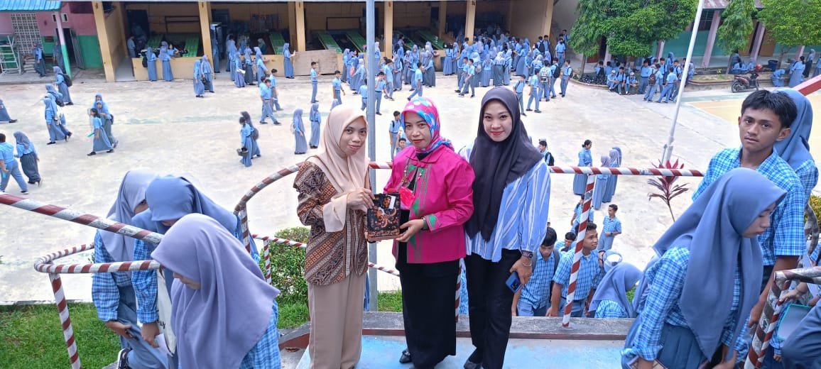 Sosialisasi Penerimaan Mahasiswa Baru STIKOM 22 Januari Kendari di SMAN 5 Kendari